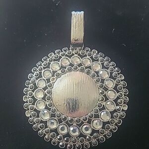 Ladies necklace pendent